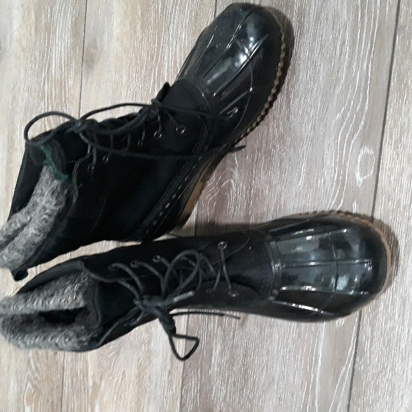 Just Fabulous black nylon and rubber lace up rain boots. Size 7.5 - Picture 1 of 9